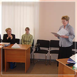 Учитель Трофимова Тамара Артемьевна зачитывает работу своего ученика