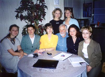 Телетьютеры из Великого Новгорода с профессором Падерборнского университета (Германия) на обучающем семинаре в Казани (2003 год)